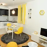 Golden Gate Apartment