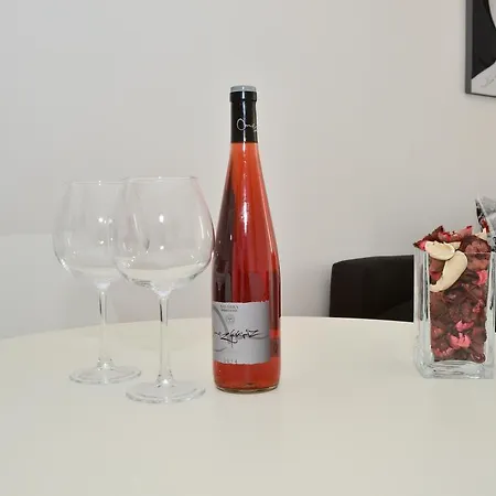 Golden Gate 公寓 *