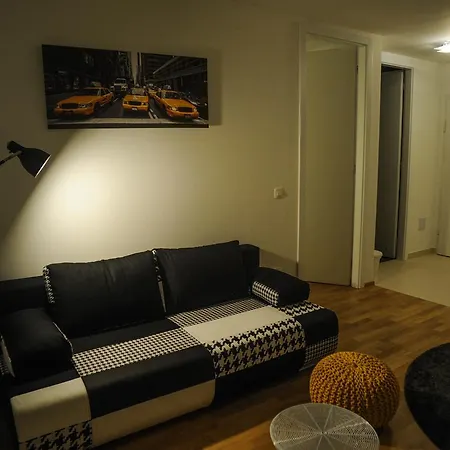 Golden Gate Apartment