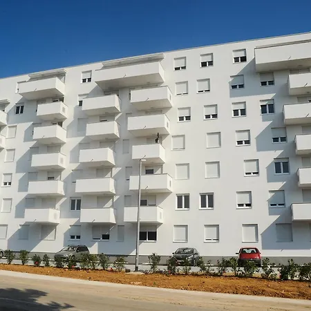 Golden Gate Διαμέρισμα Ζαντάρ